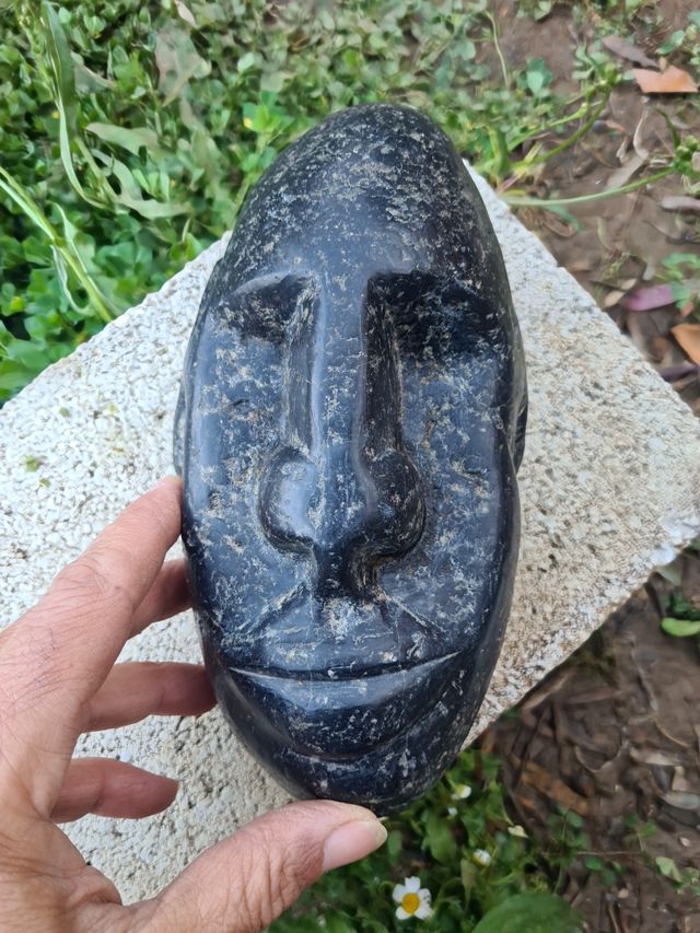 Escultura de piedra tallada