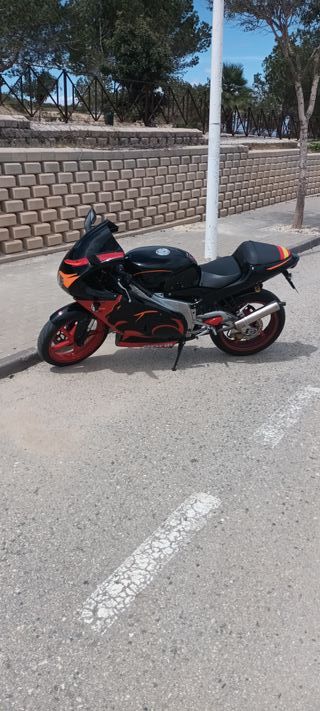 Moto Aprilia 125 2t