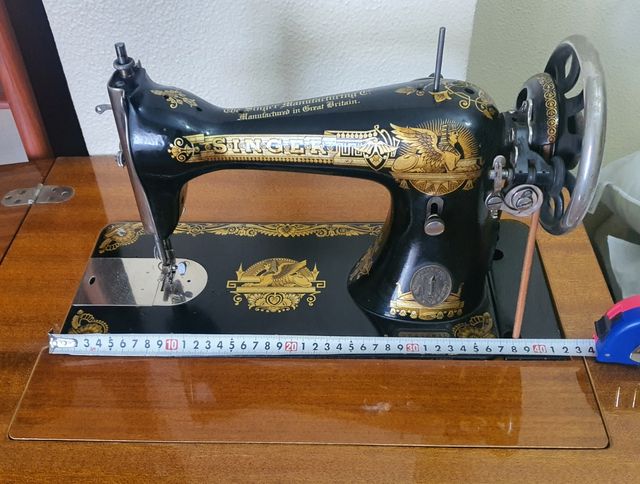 Máquina de coser Singer, antigua.