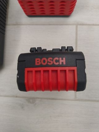 Caricabatterie Bosch 2 batterie da 2,6ah
