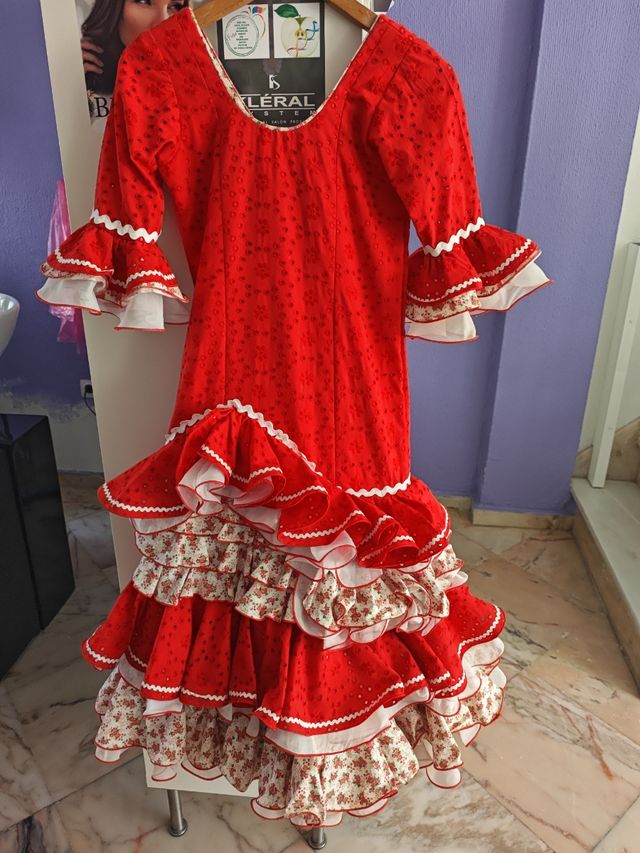 Traje gitana en buen estado talla 8 con todos los