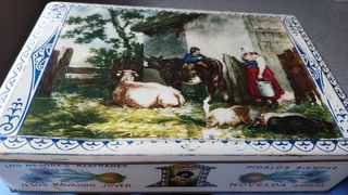 Carmencita , caja antigua azafrán 