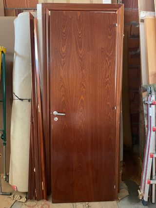 Puerta maciza sapeli nueva 
