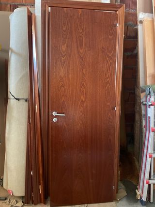 Puerta maciza sapeli nueva 