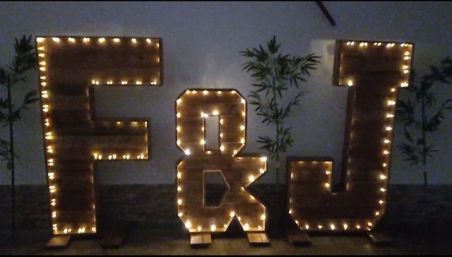 Letras F&J iluminadas - Decoración eventos