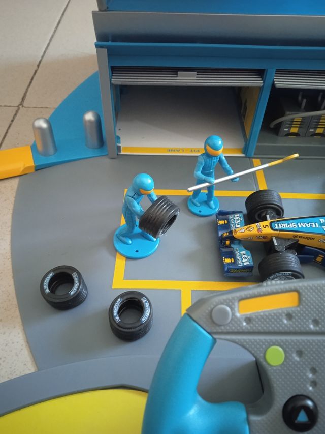 Garaje F1 Renault Majorette