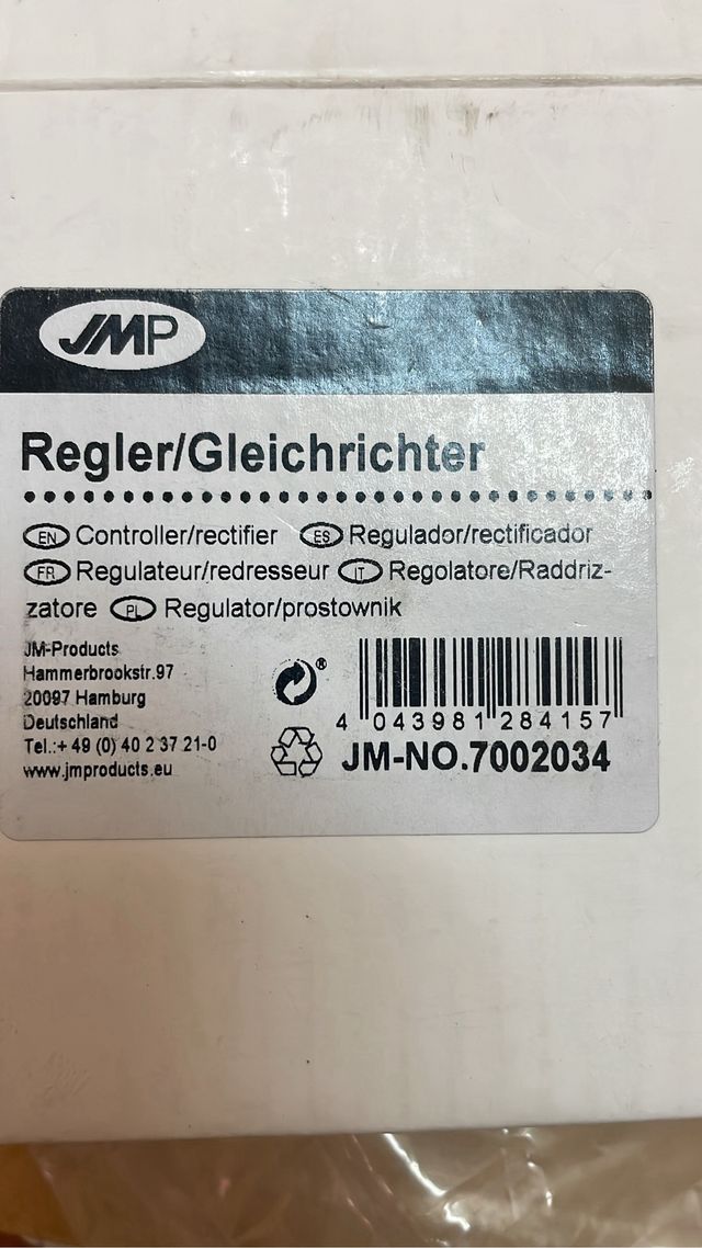 Regulador corriente 8 pines con relé. vespa/gilera