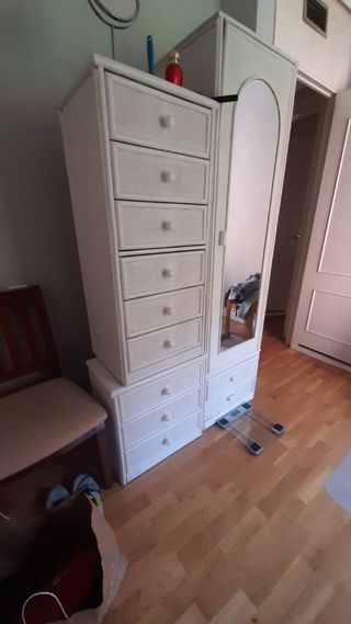 Armario con cómoda blanco mimbre