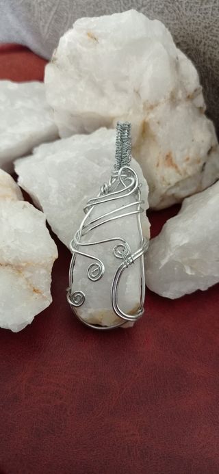 Colgante cuarzo blanco natural engarce artesanal