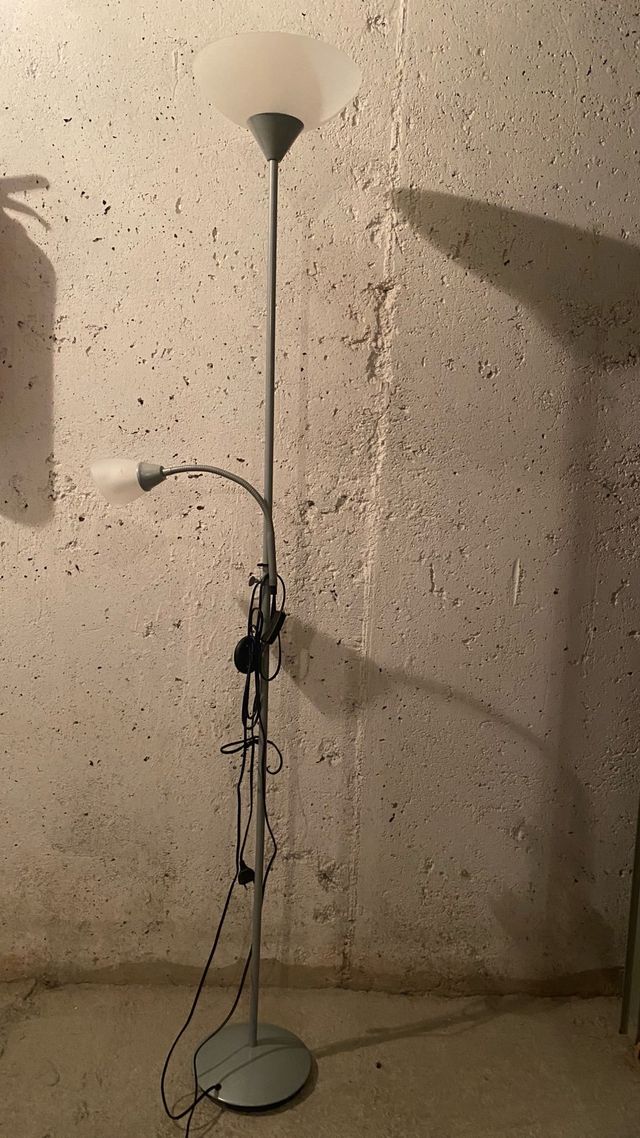 Lámpara de pie gris - 2 luces