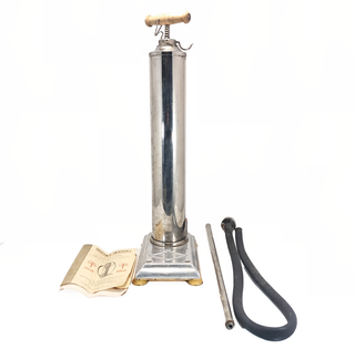 Vecchia idropompa universale a getto continuo