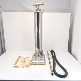 Vecchia idropompa universale a getto continuo