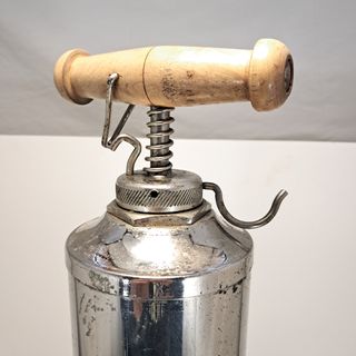 Vecchia idropompa universale a getto continuo