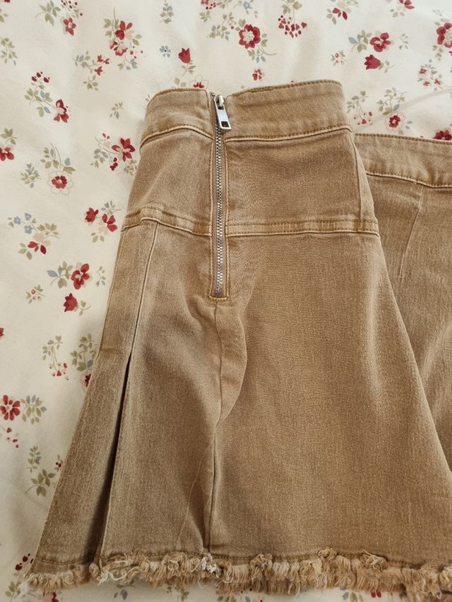 Mini falda Bershka marrón