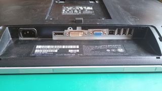 Monitor Dell 22" P2214Hb - Plata