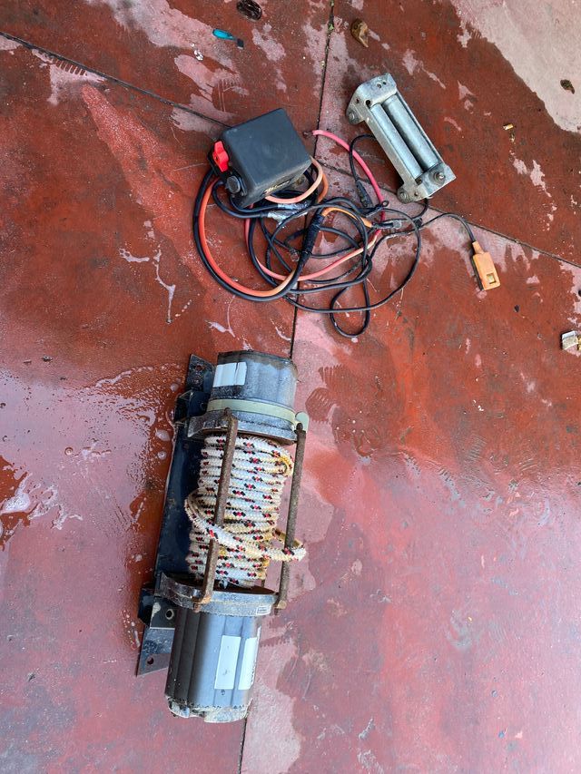 Cabestante electrico Para vehiculo 4x4 Remolque et