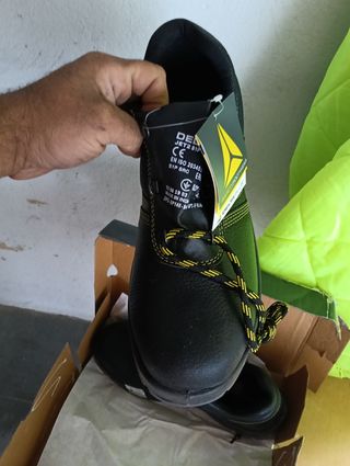 Zapatos seguridad Deltaplus negros