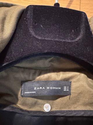 Parka Zara verde oliva