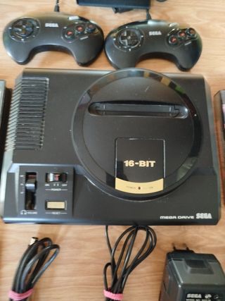 Sega Mega Drive + 5 juegos