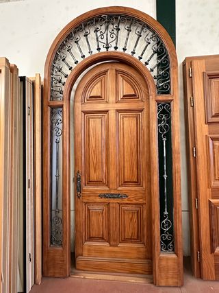 Puerta madera entrada de pino melis