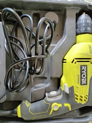RYOBI - Taladro de Impacto con Cable 220V 800W