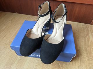 Zapatos Comfeet negros tacón