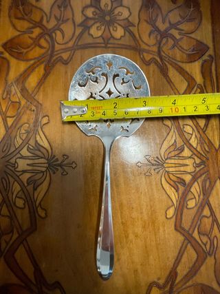 Cucchiaio forato in metallo argentato art nouveau