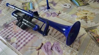 Trompeta ptrumpet azul