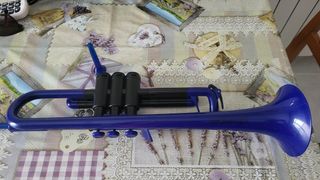 Trompeta ptrumpet azul