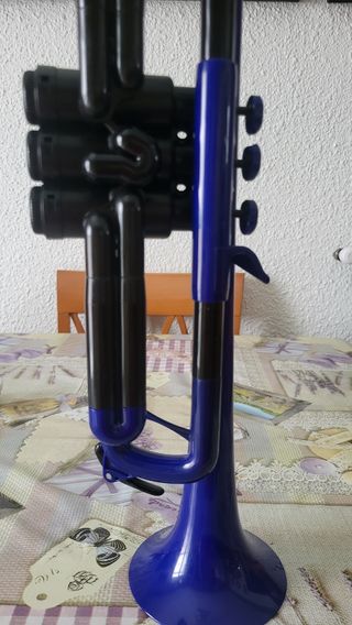 Trompeta ptrumpet azul