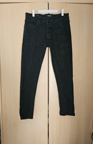 Pantalón vaquero negro