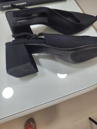 Zapatos negros de tacón bajo