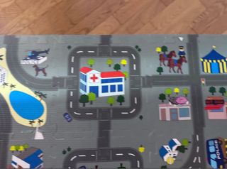 Tappeto puzzle città 8 mattonelle 30 x 30