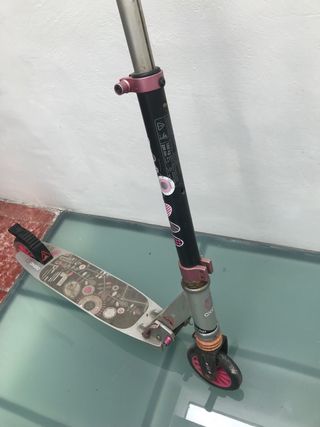 Patinete Oxelo plegable niña. Cambiar ruedas.