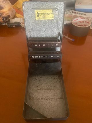 Caja metálica porta brocas 