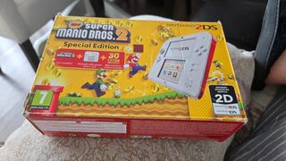 Nintendo 2DS + New Super Mario Bros 2 preinstalado