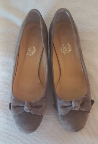 Manoletinas El cuco color camel tacón bajo