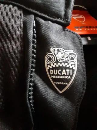 Chaqueta Ducati