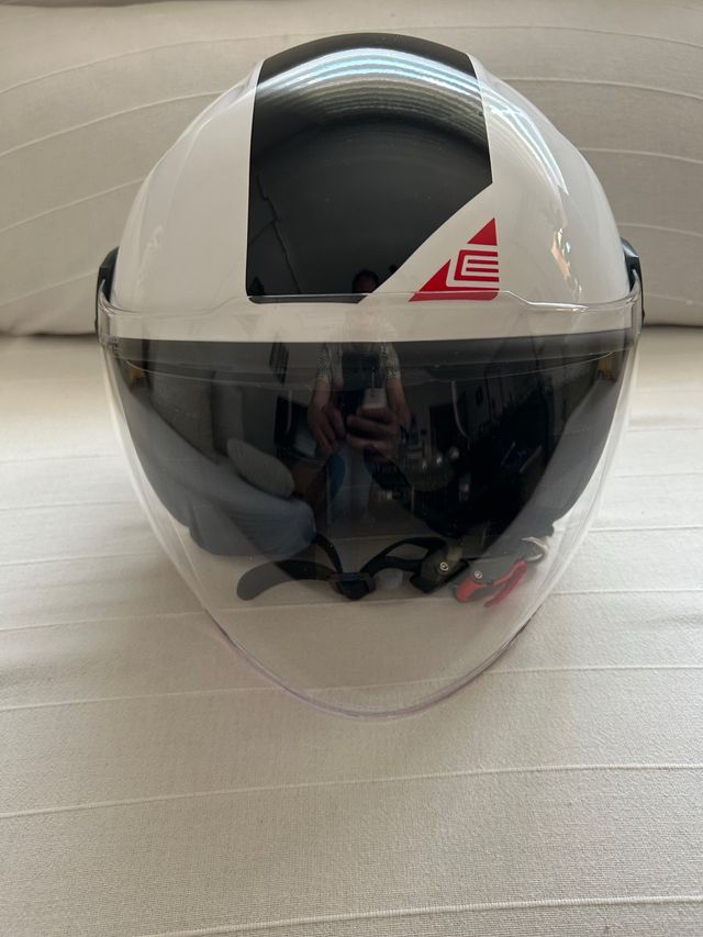 Casco moto jet MT Helmets blanco