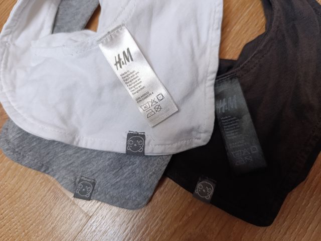 3 Baberos bebé H&M