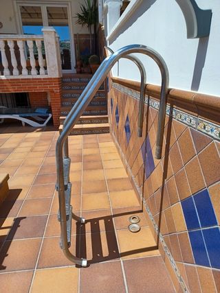 Escalera piscina 3 peldaños acero inox.