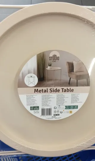 Mesa auxiliar o de jardín