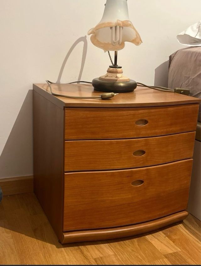 Mesita noche 3 cajones madera disponibilidad de 2