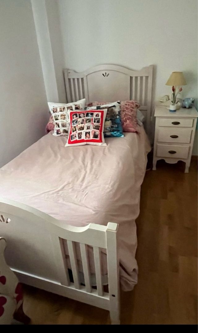 Cama madera maciza blanco roto