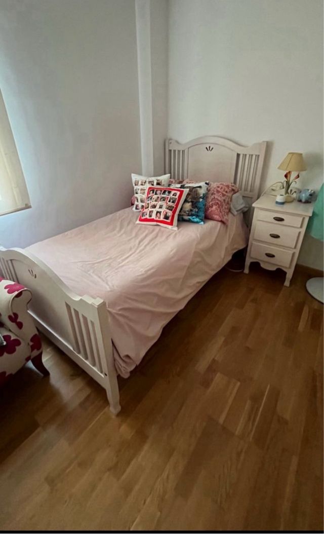 Cama madera maciza blanco roto