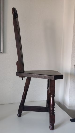 SILLA MADERA ANTIGUA 3 PATAS