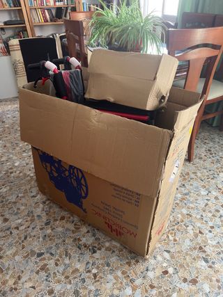 Silla de ruedas plegable nueva