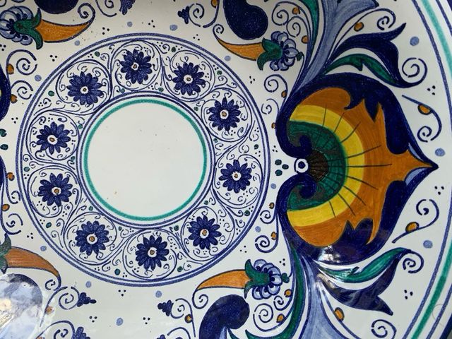 Portafrutta in ceramica originale con decorazioni