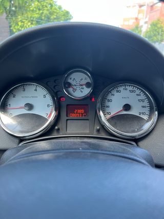 Peugeot 207 2010 98cv