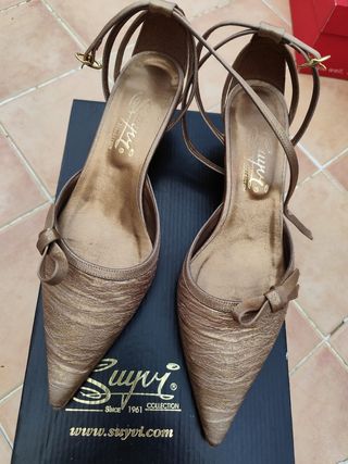Zapatos Supya dorados